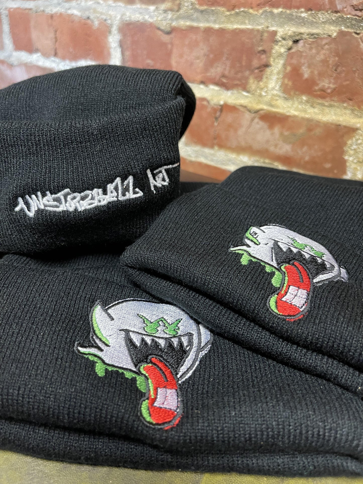 Super-Tab-Boo Glow Beanie